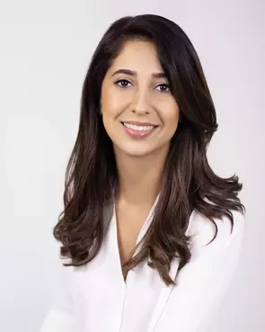 Sara Tayyebi, North Vancouver, Real Estate Agent